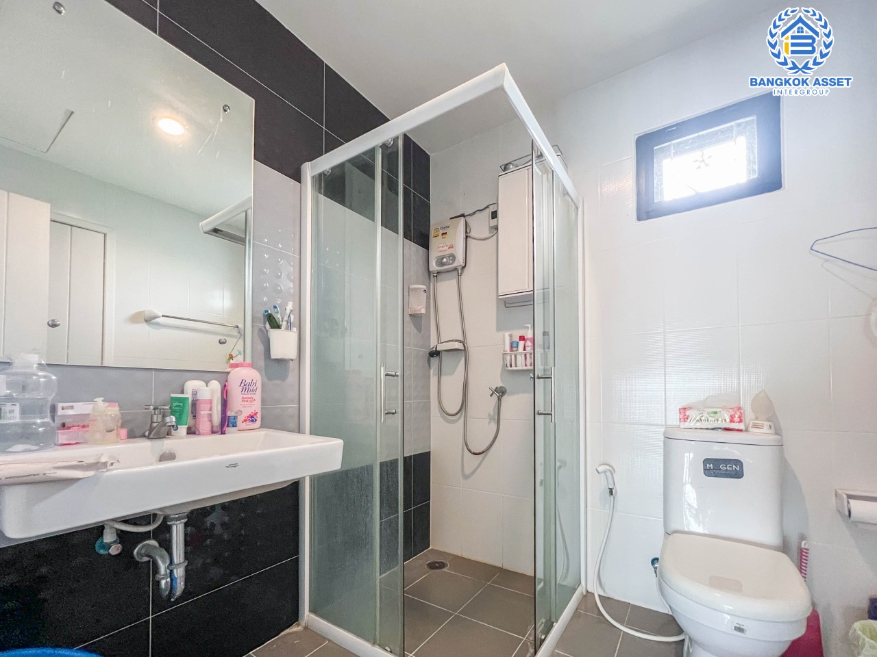 *****บ้านเดี่ยวมือสอง ย่านนนทบุรี ม.ดีไลท์ พุทธมณฑล-ศาลายา หลังมุม เนื้อที่กว้างขวางมากถึง 58.2 ตร.ว. ฟังก์ชัน 3 ห้องนอน 2 ห้องน้ำ ที่จอดรถ 2 คัน บ้านสวย พร้อมเข้าอยู่ได้ทันที บนทำเลแห่งการเดินทาง เชื่อมต่อได้หลายเส้นทาง ใกล้ทางด่วน "ศรีรัช"